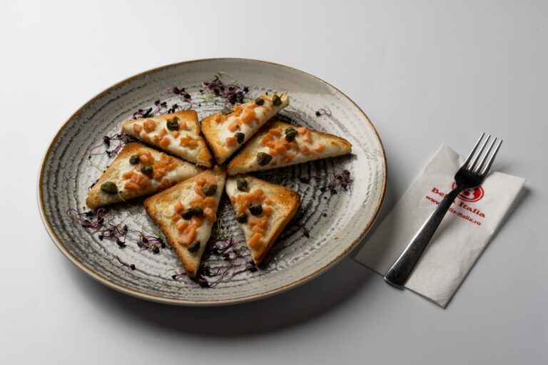 Crostini cu somon la cuptor