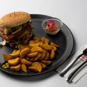 Big Burger Bella Italia cu cartofi prajiti